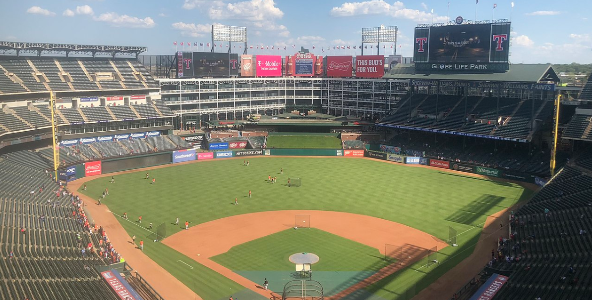 These Stadiums Went Cashless in 2019: What Does This Mean for 2020?